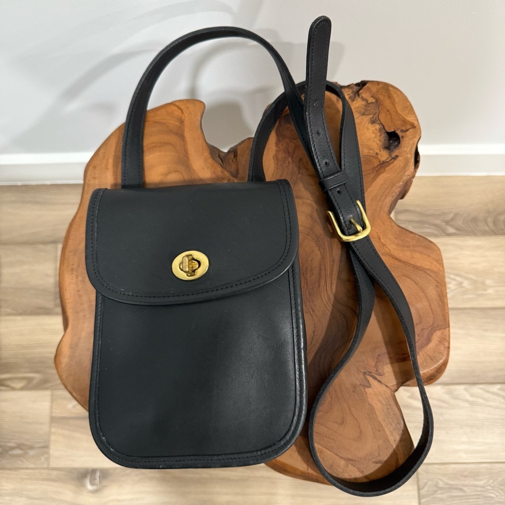 Vintage Coach Black Leather Side Pack Crossbody Bag Brass Turnlock 9978